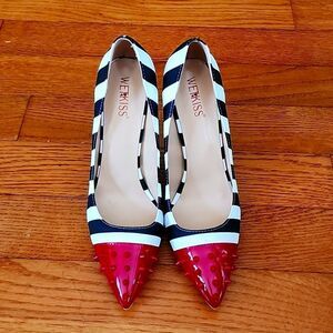 Wet kiss striped heel sz 10